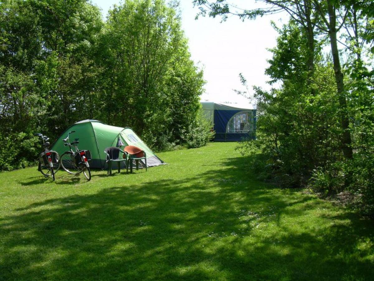 4 Persoons Ingerichte Tent Op Kleine Camping Otel Anna Paulowna Dış mekan fotoğraf